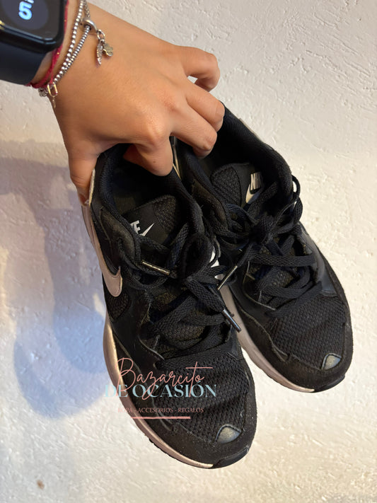Tenis NIKE
